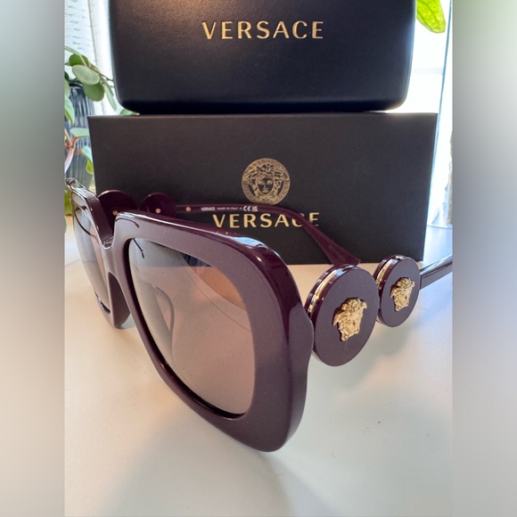 NEW‼️Versace VE4434 54mm Square Full Rim Bordeaux - Picture 7 of 17